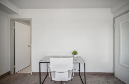 Downtown Harrisburg Apartment | PP 1301 Modern Corporate 2br, pool, Gym