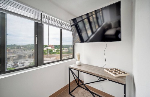 Downtown Harrisburg Apartment | PP 501 Harrisburg Gem 2br, Pool, Parking