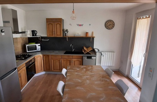 Mazeyrat-d'Allier Apartment | Près de la Rivière
