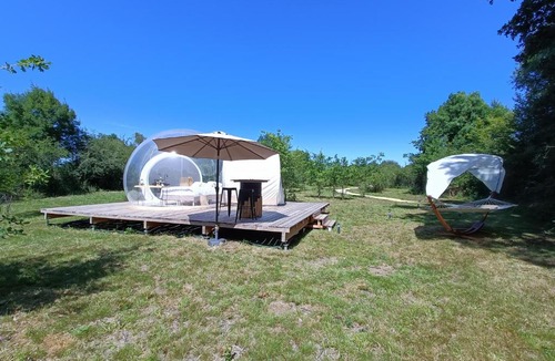 Le Vigeant House | Pré en bulles