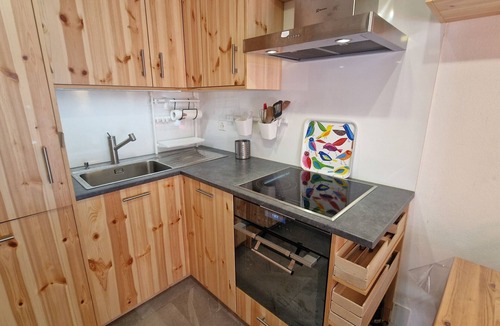 Evolene Apartment | Pra Charis