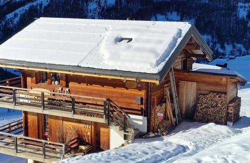 Evolene Apartment | Pra Charis