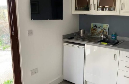 Praa Sands Apartment | Praa Sands - Apartment - Sleeps 2 - Parking