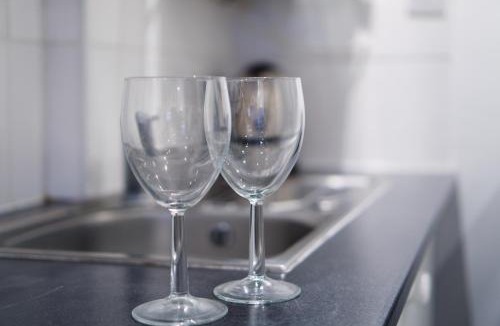 Coventry Apartment | Practical onsite Cosy Studio with Shared Entrance