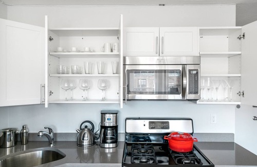 Prudential - St. Botolph Apartment | Practical South End 1BR near shops, restaurants & T Stops