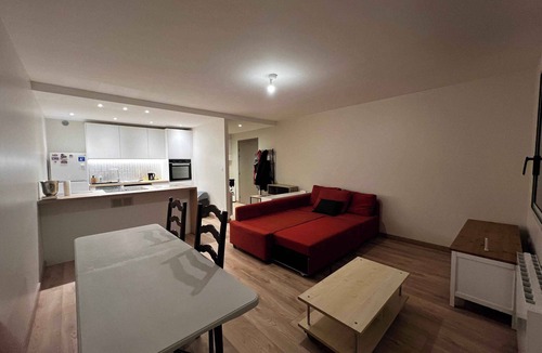 7th Arrondissement Apartment | Practical studio in the heart of Lyon