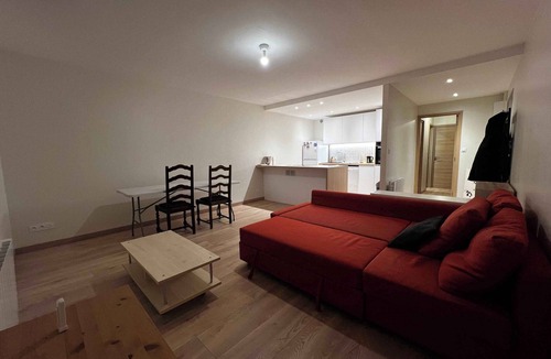 7th Arrondissement Apartment | Practical studio in the heart of Lyon