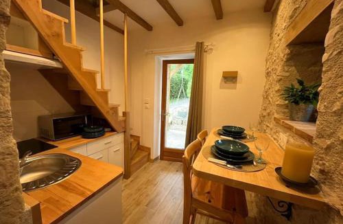 Castelnau-de-Levis House | Pradelles