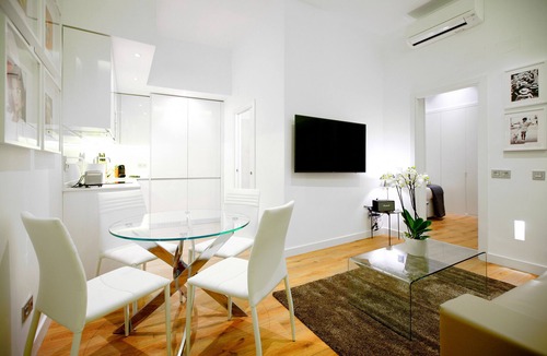 Golden Triangle of Art Apartment | Prado Suite - Barrio de las Letras