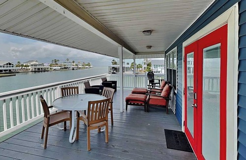 League City Cottage | Prager Bay View by Ryson Vacation Rentals