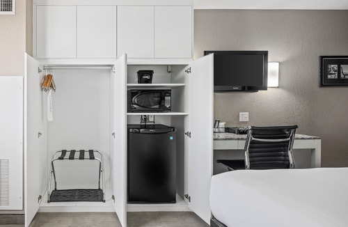 Medicine Hat Hotel | Prairie Crest Medicine Hat