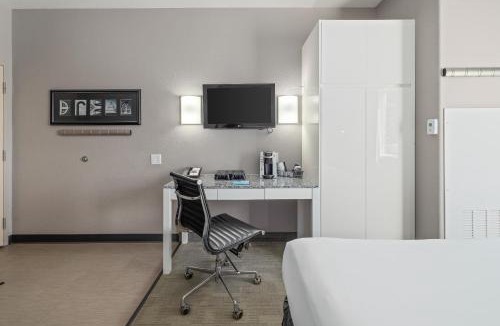 Medicine Hat Hotel | Prairie Crest Medicine Hat by IHG