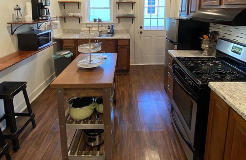Prairie Grove House | ' Prairie Place ' The Comfy Cottage Duplex