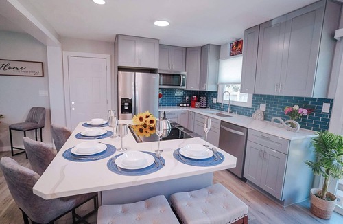 Waldron House | Prairie Retreat-Zona Rosa, Air Port, by Highway