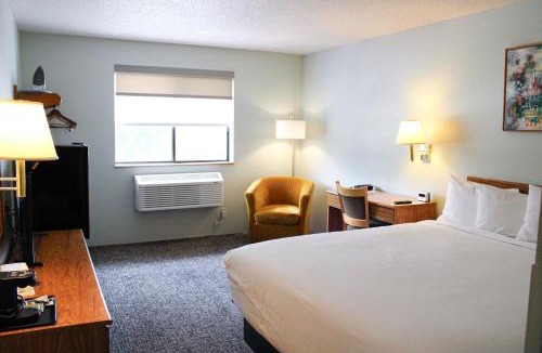 Long Prairie Hotel | Prairie Ridge Inn