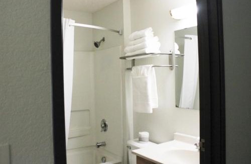 Long Prairie Hotel | Prairie Ridge Inn