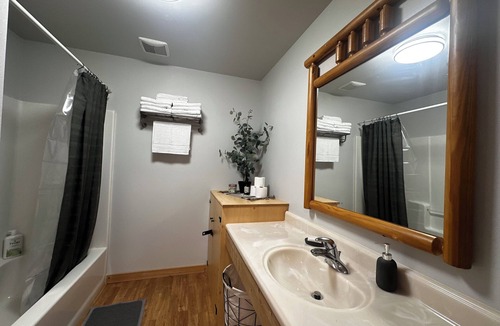 Hayti Apartment | Prairie view retreat