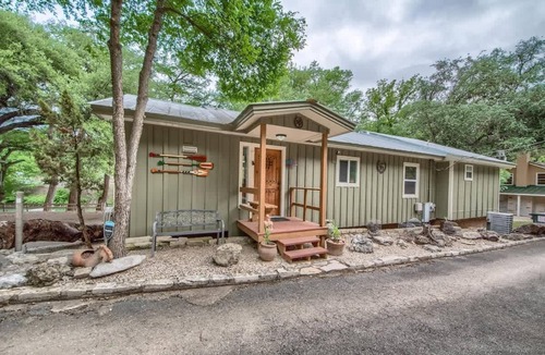 New Braunfels House | PRD 888 Ponderosa Cabin
