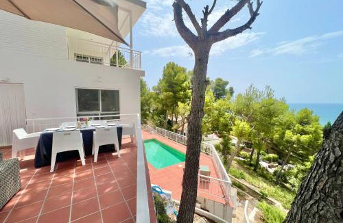 Oropesa del Mar Villa | Preciosa Villa rodeada de pinos con vistas al mar - ServHouse