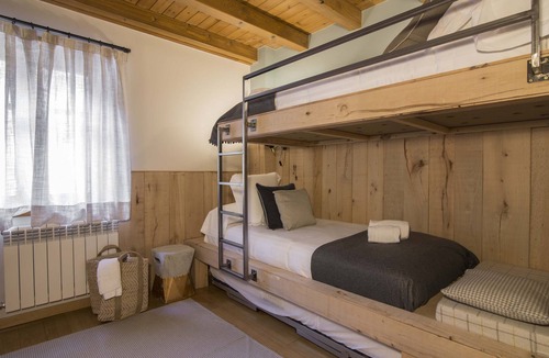 Alt Aneu Apartment | Precioso Ático con chimenea 48 2D