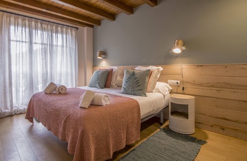 Alt Aneu Apartment | Precioso Ático con chimenea 48 2D