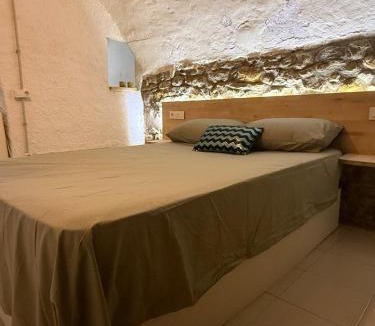 Sant Jordi Desvalls Apartment | Precioso apartamento en masia del s XIV
