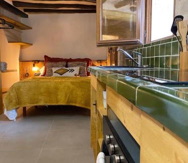Torre del Compte Apartment | Precioso loft rural con estufa de leña panorámica