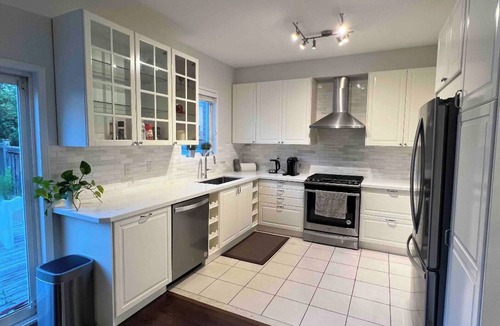 Richmond Hill House | Precious family friendly 4 bd , mins walk to wilcox lake.