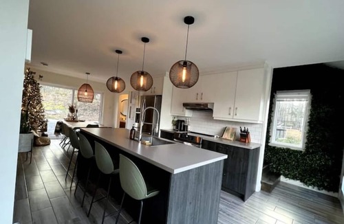 Saint-Alphonse-de-Granby House | Precious House with spa! Accepted animals.
