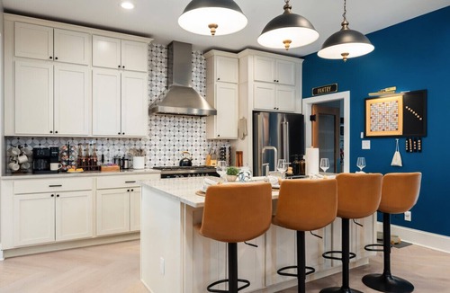 Fountain Square House | Pregame Palace | Hot Tub HGTV Garage Parking Pets