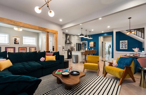Fountain Square House | Pregame Palace | Hot Tub HGTV Garage Parking Pets