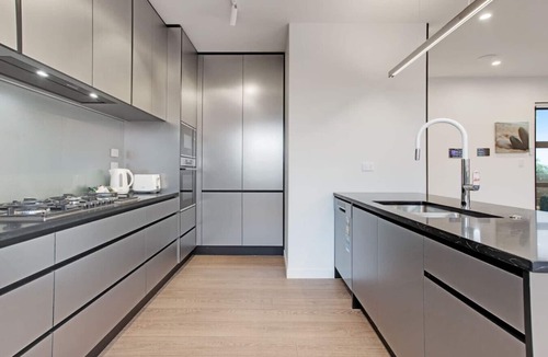 Orakei House | Premium Abode with Lift and Water Views