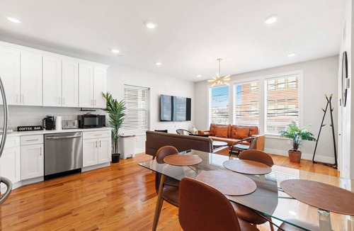 Greenville Condo | Premier 3BR-5BD-2.5Bath Retreat with NYC Access