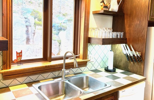 Saint-Faustin-Lac-Carre Ski Chalet | Premier Host ⭐️ fall staycation private hot tub overlooking the golf course 🍁🍂🏡🌈