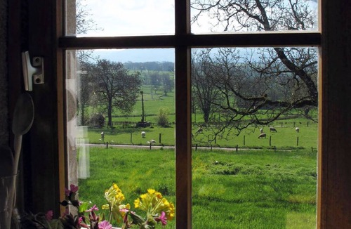 La Grande-Verriere House | Premier gîte de Bouton by Interhome