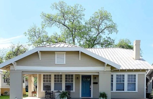 Brookview House | Premier Host for 6 years! Drive TWO streets to Downtown & Magnolia Silos!