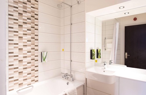 Basingstoke Hotel | Premier Inn Basingstoke Town Centre