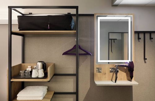 Cribbs Causeway Hotel | Premier Inn Bristol Parkway - M32