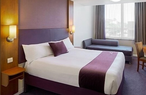 Bromsgrove Hotel | Premier Inn Bromsgrove Central