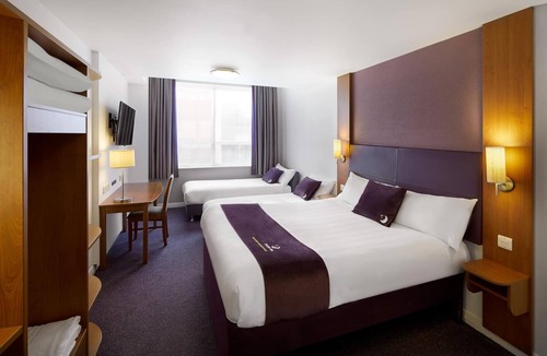 Carlisle Hotel | Premier Inn Carlisle Central North