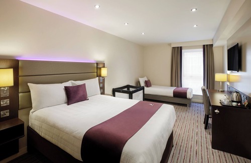 Doncaster Hotel | Premier Inn Doncaster Central East