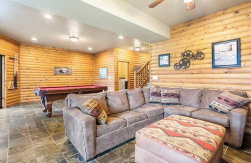 Lampe Cabin | Premier Lakefront Resort Stay Pools Dock FREE Mini Golf & Amenities