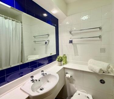 Standish Hotel | Premier Nights, Standish M6 J27