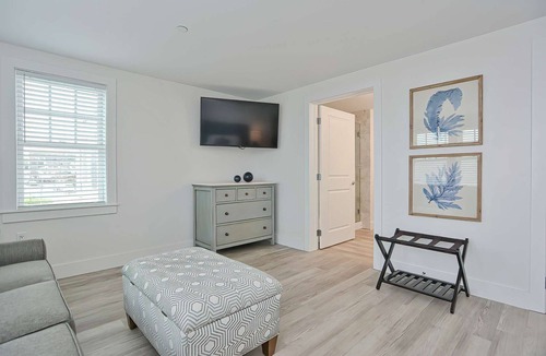 Plymouth Cultural District Apartment | Premier Ocean View Corner Condo (875S.F.)
