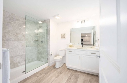 Plymouth Cultural District Apartment | Premier Ocean View Corner Condo (850S.F.)