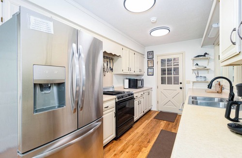 Lakeview House | Premier Riverfront Location ~ NEW BOATDOCK~ biking trails ~Bull Shoals Lake Fun