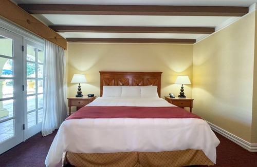 Western Division Hotel | Premier Riverfront Retreat with Hot Tub, Grill & Steps to Historic Downtown
