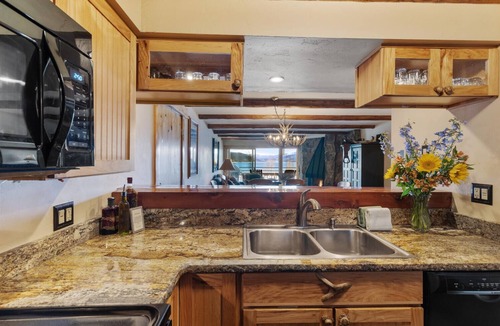 Dillon Condo | Premier Scenic Lakefront Luxury - Ski Country in the Heart of Colorado