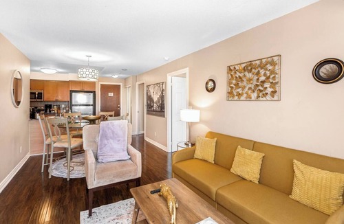 Downtown Mississauga Condo | Premier SkySuite 3BR | Horizon Views + Parking