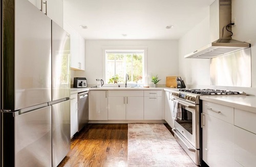 Lower Queen Anne House | Premier Space Needle View - Walk Score 95 - Free Parking